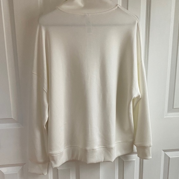 RBX White Women's athletic top - Picture 5 of 13